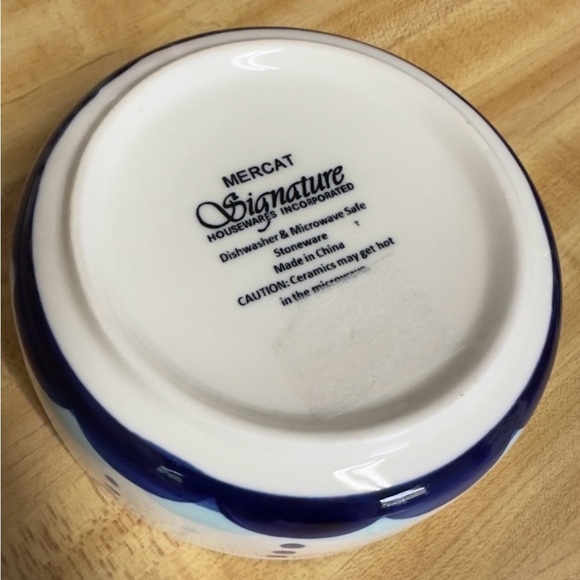 Mercat Signature Ceramic Bowl with Cat Mermaid Design - Picture 3 of 3